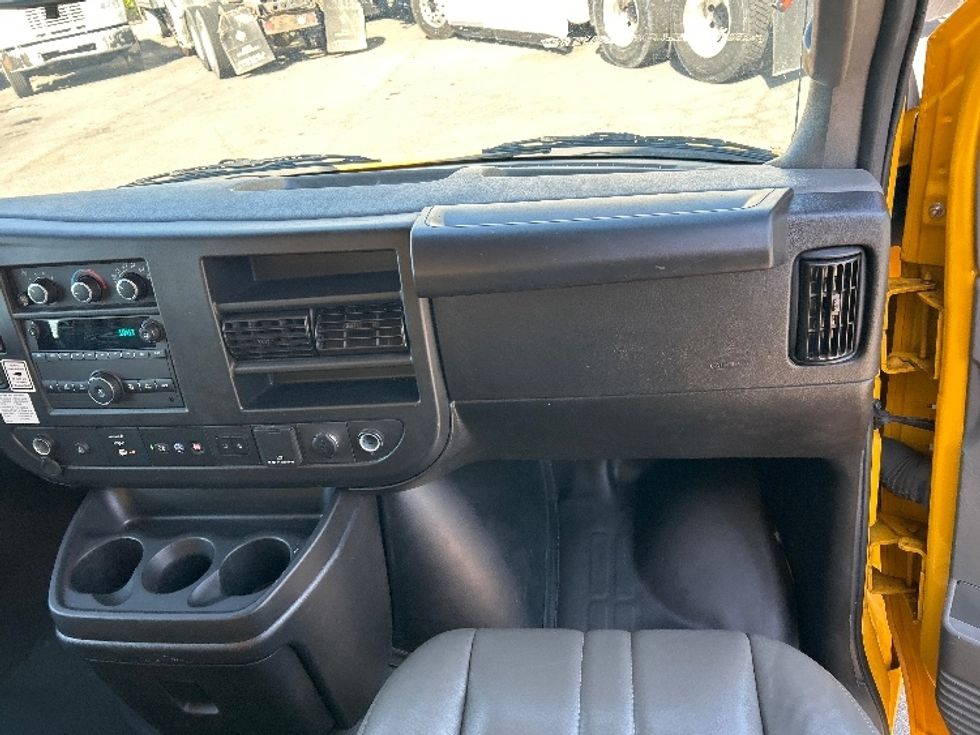 Light Duty Box Truck-Light and Medium Duty Trucks-GMC-2022-Savana G33903-Fort Wayne-IN-71,200\n\t\tmiles-$ 29,250 - Image 20
