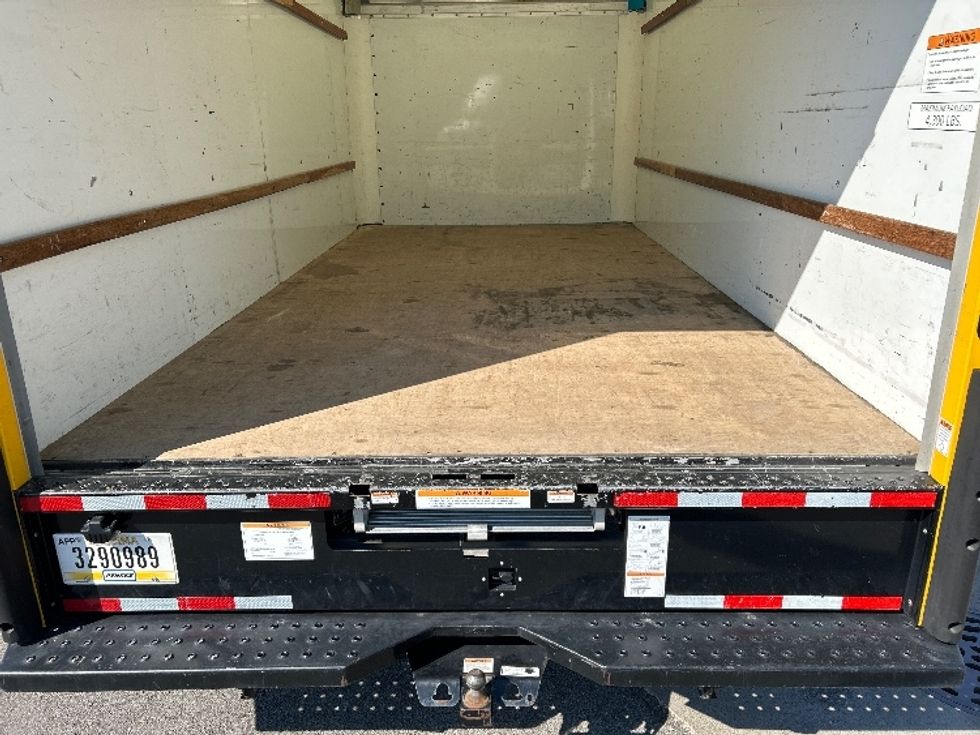 Light Duty Box Truck-Light and Medium Duty Trucks-GMC-2022-Savana G33903-Fort Wayne-IN-71,200\n\t\tmiles-$ 29,250 - Image 9