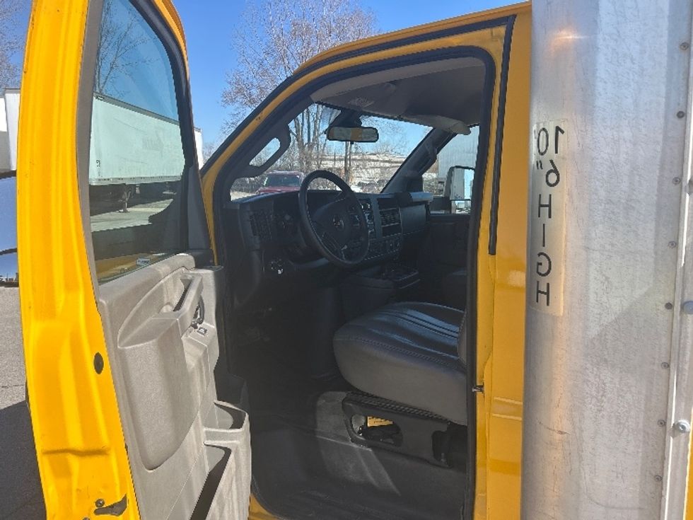 Light Duty Box Truck-Light and Medium Duty Trucks-GMC-2022-Savana G33903-Fort Wayne-IN-76,967\n\t\tmiles-$ 30,000 - Image 15