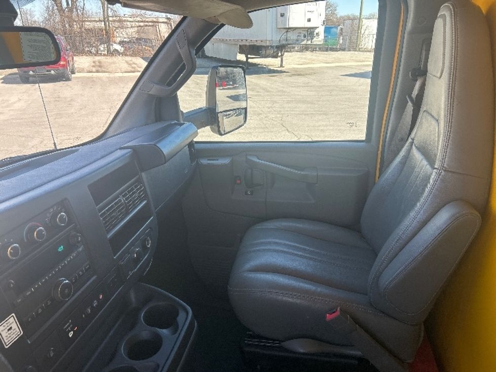 Light Duty Box Truck-Light and Medium Duty Trucks-GMC-2022-Savana G33903-Fort Wayne-IN-76,967\n\t\tmiles-$ 30,000 - Image 18