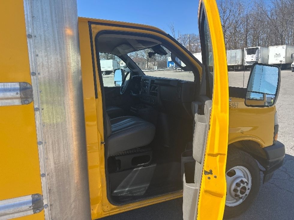 Light Duty Box Truck-Light and Medium Duty Trucks-GMC-2022-Savana G33903-Fort Wayne-IN-76,967\n\t\tmiles-$ 30,000 - Image 19