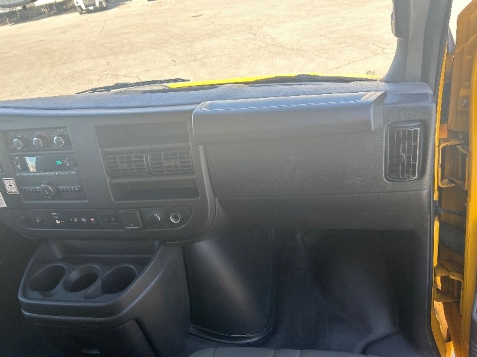 Light Duty Box Truck-Light and Medium Duty Trucks-GMC-2022-Savana G33903-Fort Wayne-IN-76,967\n\t\tmiles-$ 30,000 - Image 20