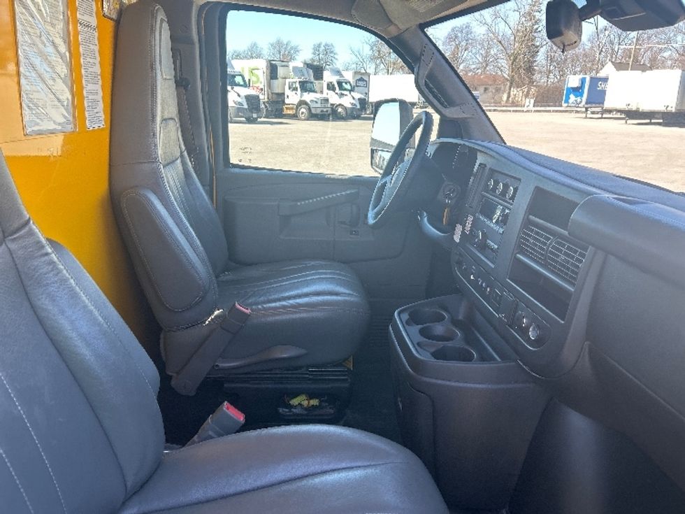 Light Duty Box Truck-Light and Medium Duty Trucks-GMC-2022-Savana G33903-Fort Wayne-IN-76,967\n\t\tmiles-$ 30,000 - Image 21