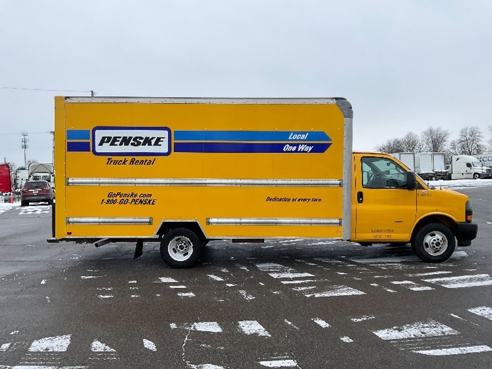 Light Duty Box Truck-Light and Medium Duty Trucks-GMC-2022-Savana G33903-Fort Wayne-IN-89,333\n\t\tmiles-$ 32,750 - Image 15