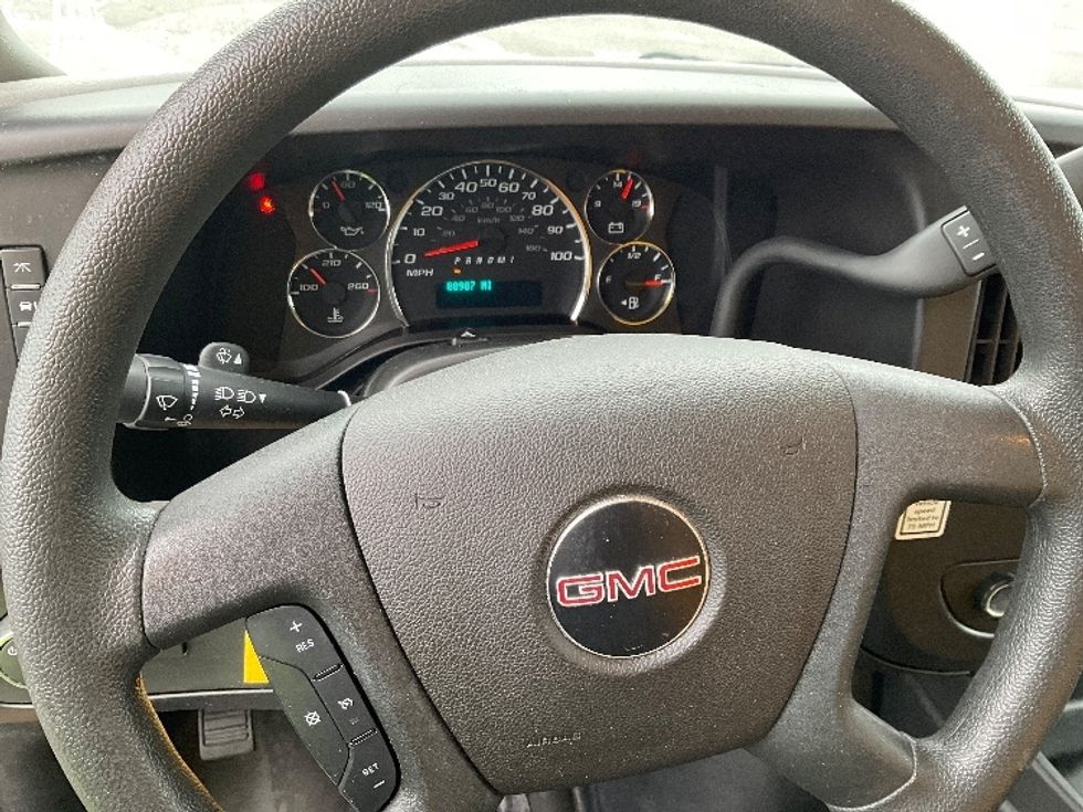 Light Duty Box Truck-Light and Medium Duty Trucks-GMC-2022-Savana G33903-Fort Wayne-IN-89,333\n\t\tmiles-$ 32,750 - Image 18