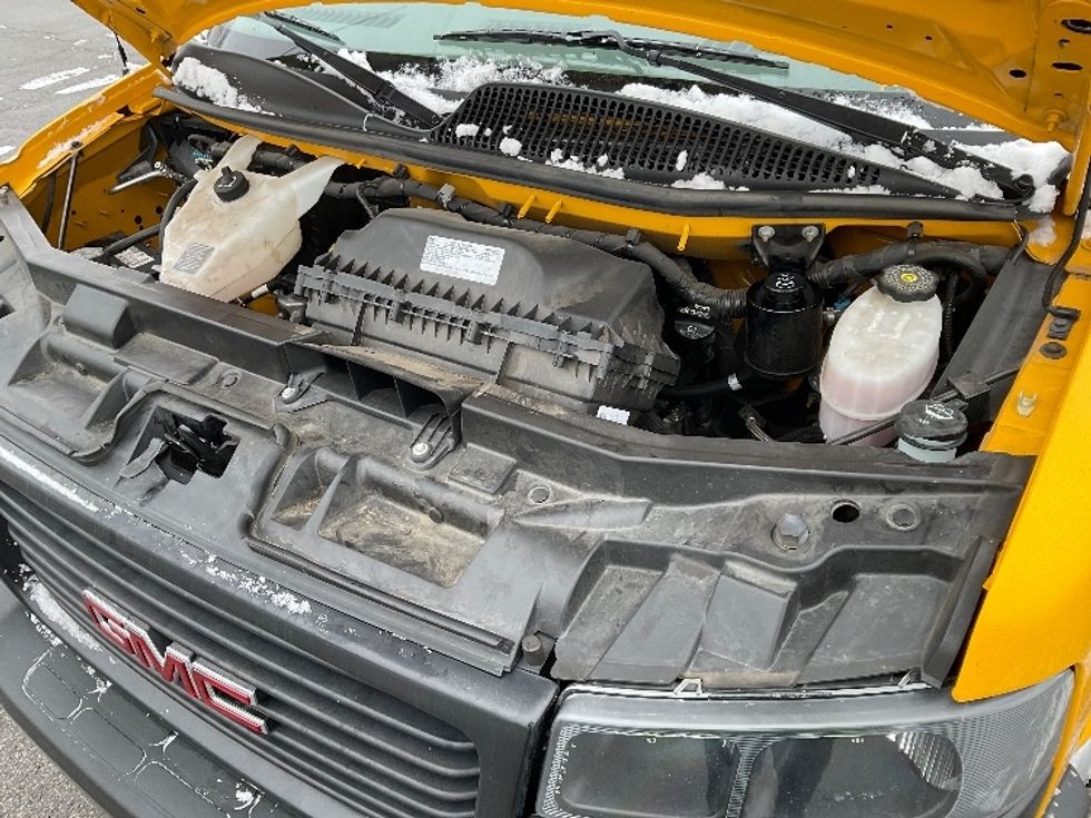 Light Duty Box Truck-Light and Medium Duty Trucks-GMC-2022-Savana G33903-Fort Wayne-IN-89,333\n\t\tmiles-$ 32,750 - Image 24