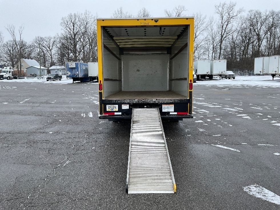 Light Duty Box Truck-Light and Medium Duty Trucks-GMC-2022-Savana G33903-Fort Wayne-IN-89,333\n\t\tmiles-$ 32,750 - Image 9
