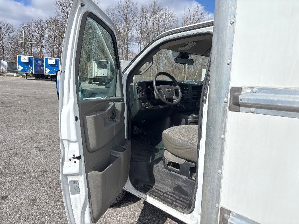 Light Duty Box Truck-Light and Medium Duty Trucks-GMC-2022-Savana G33903-Fort Wayne-IN-89,480\n\t\tmiles-$ 33,750 - Image 15