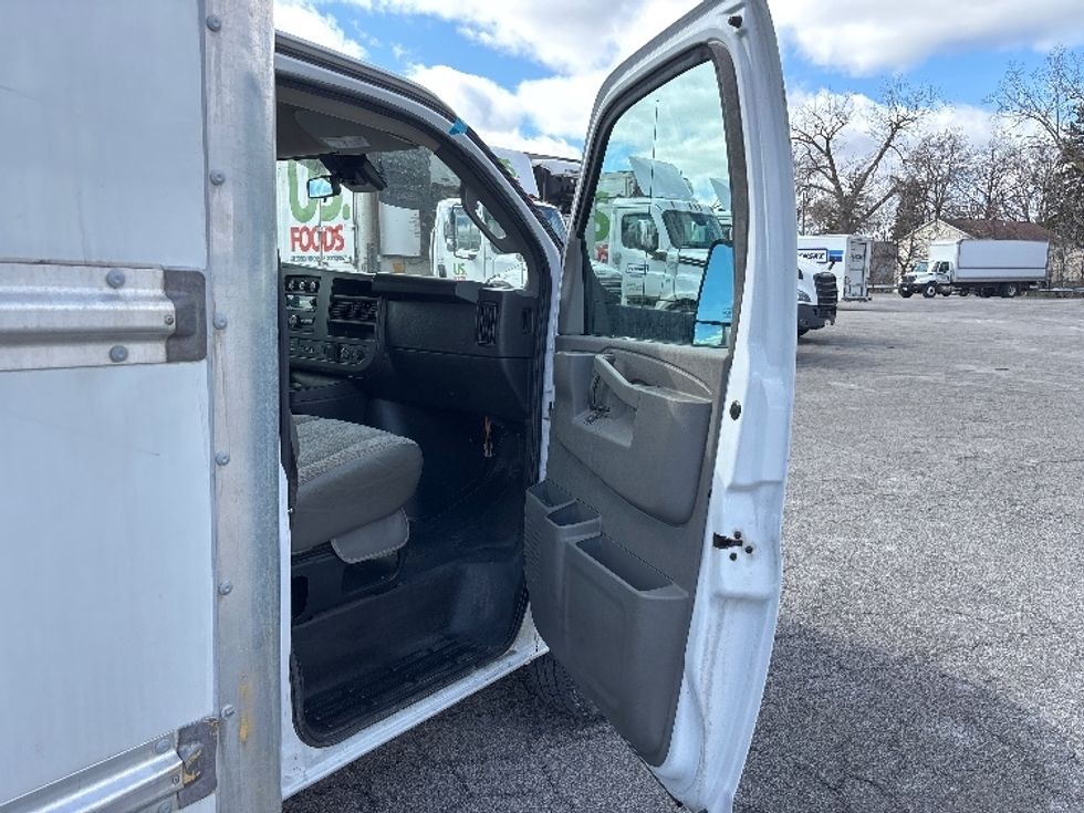 Light Duty Box Truck-Light and Medium Duty Trucks-GMC-2022-Savana G33903-Fort Wayne-IN-89,480\n\t\tmiles-$ 33,750 - Image 19