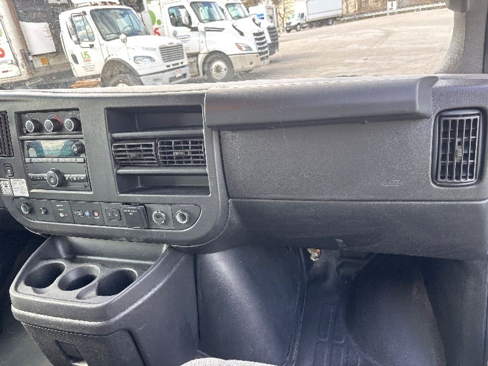 Light Duty Box Truck-Light and Medium Duty Trucks-GMC-2022-Savana G33903-Fort Wayne-IN-89,480\n\t\tmiles-$ 33,750 - Image 20