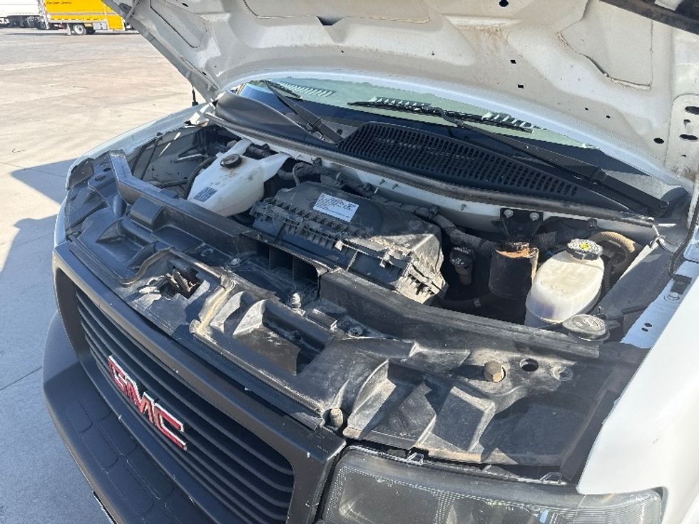 Light Duty Box Truck-Light and Medium Duty Trucks-GMC-2022-Savana G33903-Fort Worth-TX-145,747\n\t\tmiles-$ 24,250 - Image 23