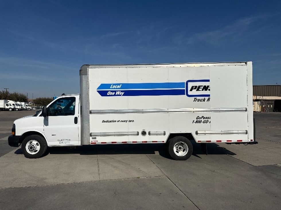 Light Duty Box Truck-Light and Medium Duty Trucks-GMC-2022-Savana G33903-Fort Worth-TX-145,747\n\t\tmiles-$ 24,250 - Image 4