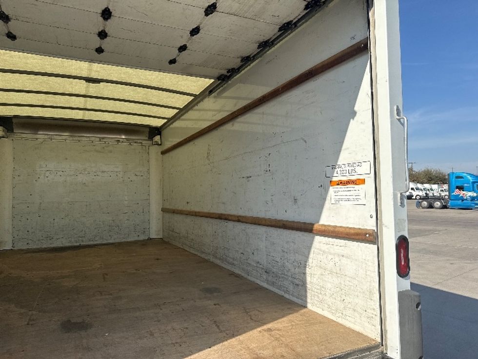 Light Duty Box Truck-Light and Medium Duty Trucks-GMC-2022-Savana G33903-Fort Worth-TX-145,839\n\t\tmiles-$ 26,250 - Image 11