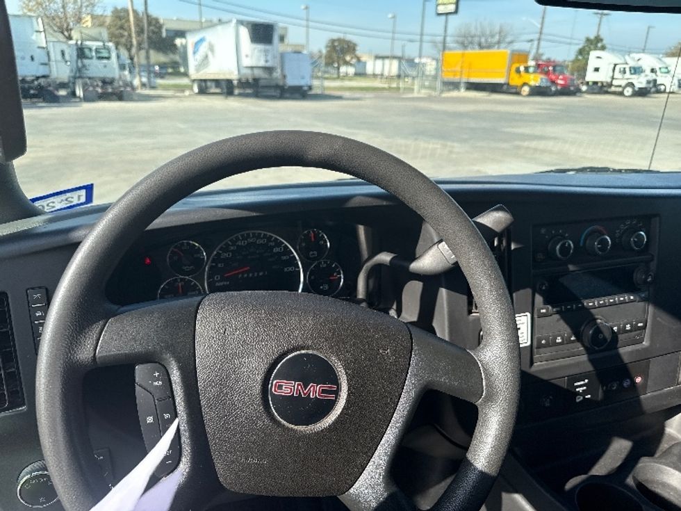 Light Duty Box Truck-Light and Medium Duty Trucks-GMC-2022-Savana G33903-Fort Worth-TX-145,839\n\t\tmiles-$ 26,250 - Image 17