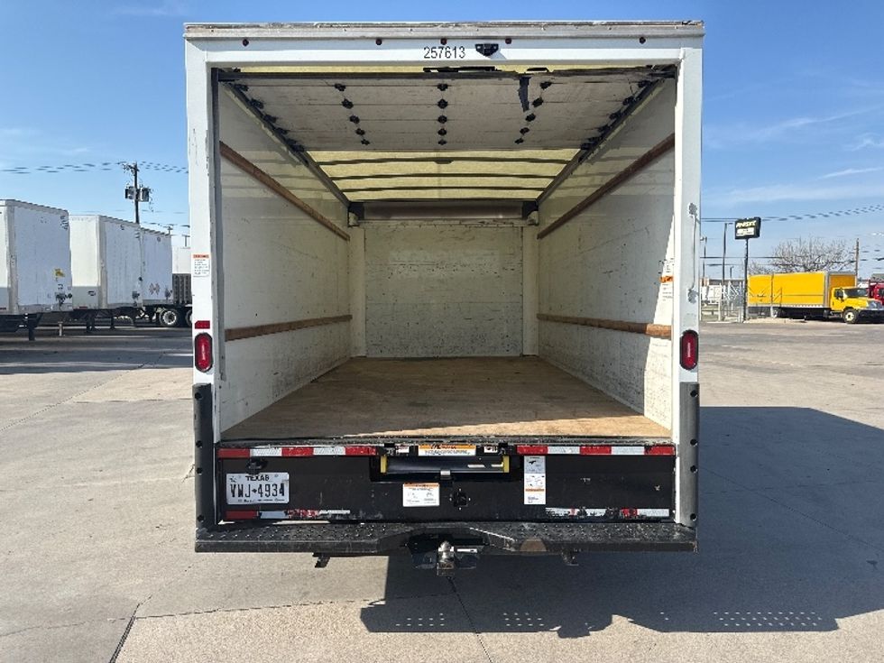Light Duty Box Truck-Light and Medium Duty Trucks-GMC-2022-Savana G33903-Fort Worth-TX-145,839\n\t\tmiles-$ 26,250 - Image 8