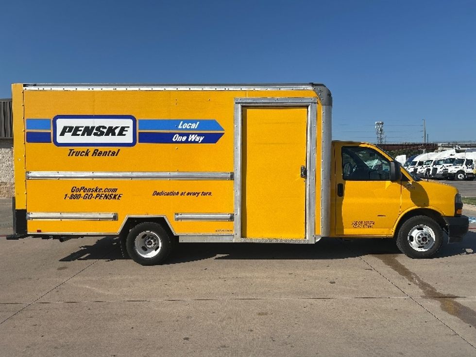 Light Duty Box Truck-Light and Medium Duty Trucks-GMC-2022-Savana G33903-Fort Worth-TX-58,369\n\t\tmiles-$ 35,500 - Image 15