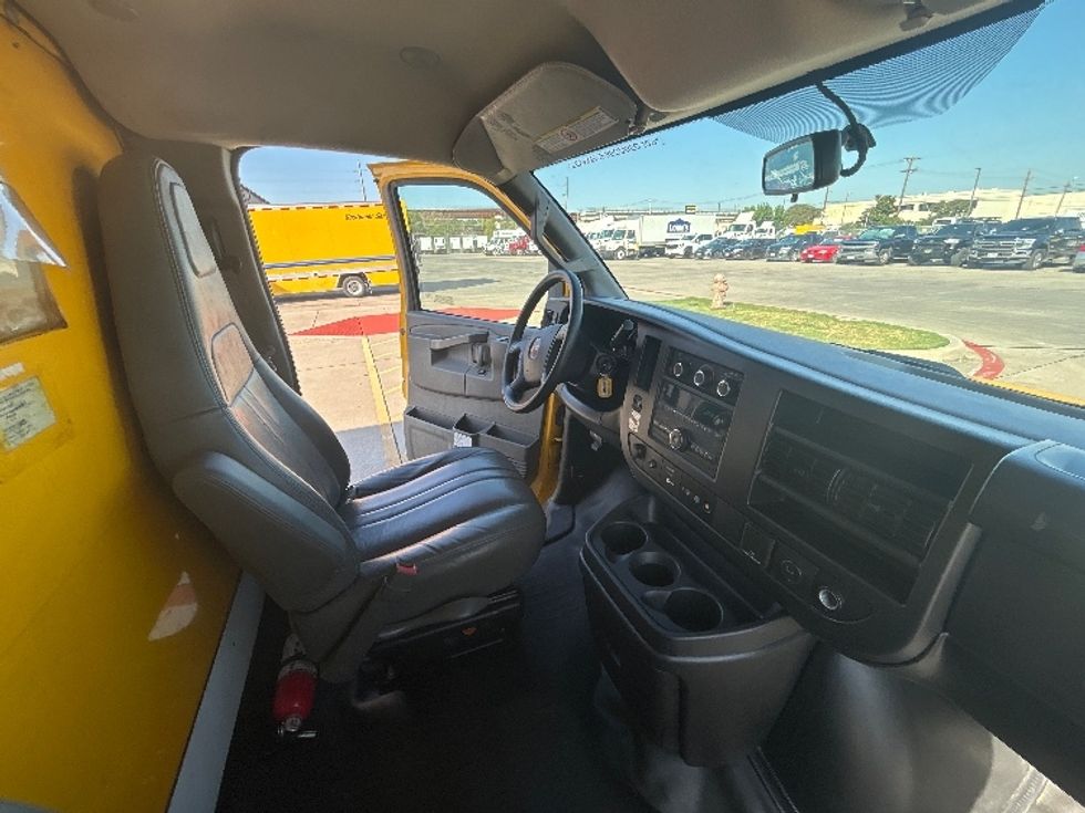 Light Duty Box Truck-Light and Medium Duty Trucks-GMC-2022-Savana G33903-Fort Worth-TX-58,369\n\t\tmiles-$ 35,500 - Image 22