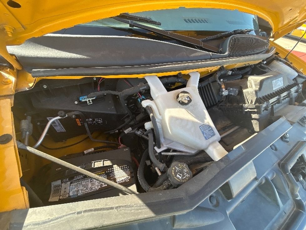 Light Duty Box Truck-Light and Medium Duty Trucks-GMC-2022-Savana G33903-Fort Worth-TX-58,369\n\t\tmiles-$ 35,500 - Image 23