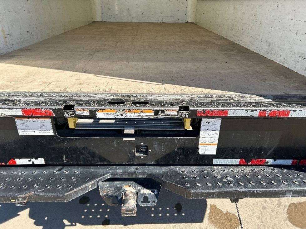 Light Duty Box Truck-Light and Medium Duty Trucks-GMC-2022-Savana G33903-Fort Worth-TX-89,563\n\t\tmiles-$ 29,500 - Image 10