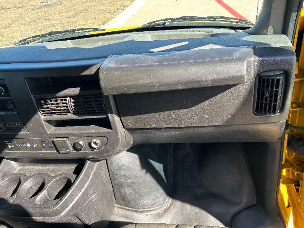 Light Duty Box Truck-Light and Medium Duty Trucks-GMC-2022-Savana G33903-Fort Worth-TX-89,563\n\t\tmiles-$ 29,500 - Image 21