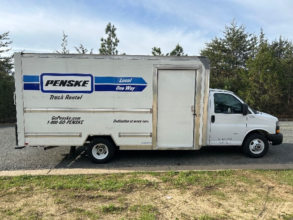 Light Duty Box Truck-Light and Medium Duty Trucks-GMC-2022-Savana G33903-Fredericksburg-VA-44,991\n\t\tmiles-$ 40,750 - Image 15