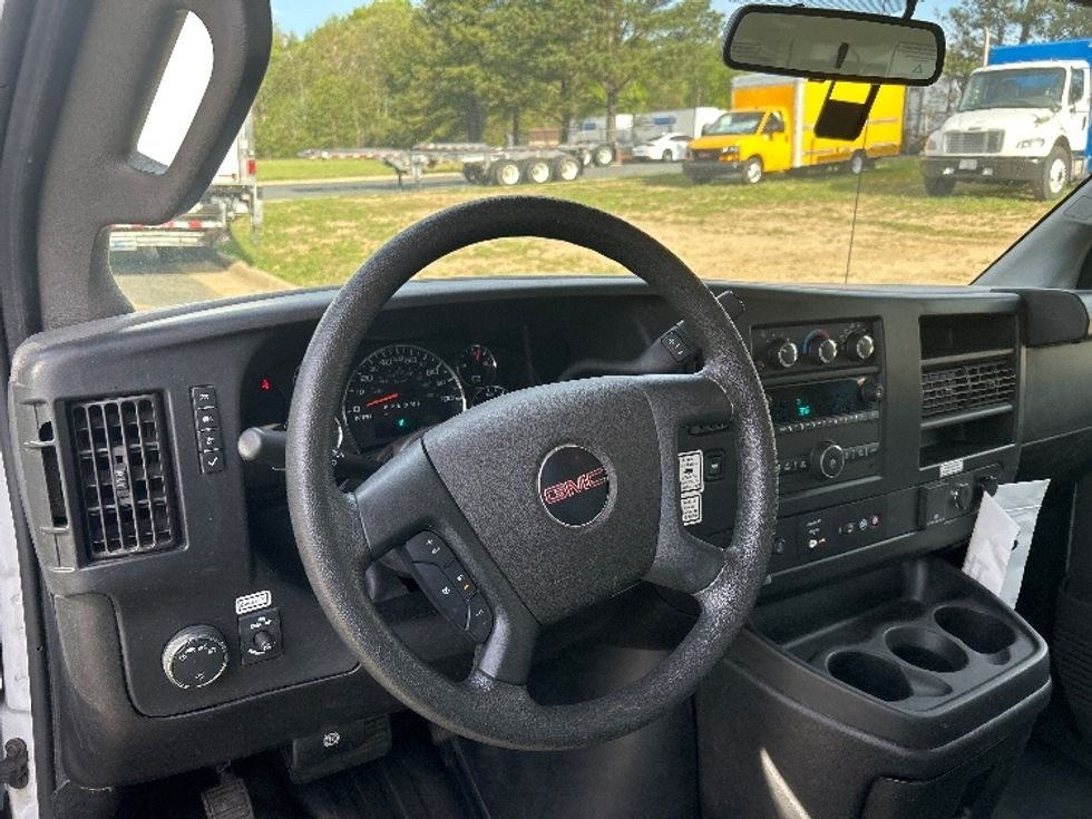 Light Duty Box Truck-Light and Medium Duty Trucks-GMC-2022-Savana G33903-Fredericksburg-VA-44,991\n\t\tmiles-$ 40,750 - Image 17
