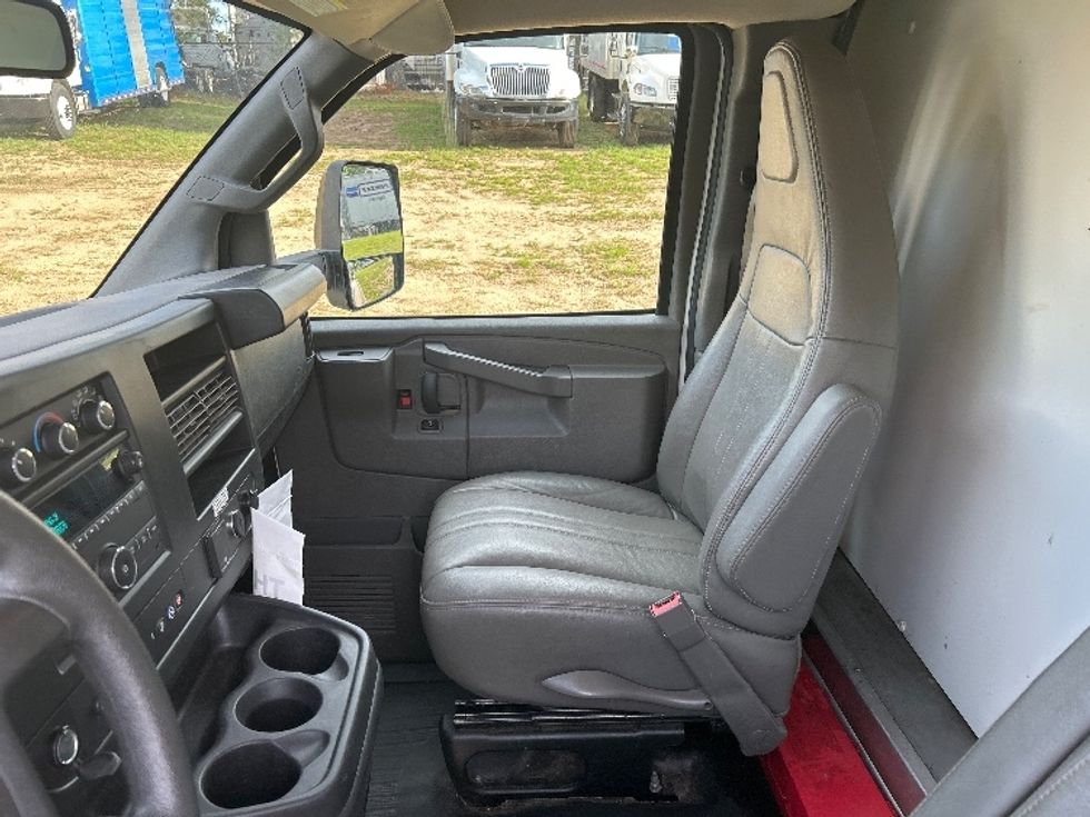 Light Duty Box Truck-Light and Medium Duty Trucks-GMC-2022-Savana G33903-Fredericksburg-VA-44,991\n\t\tmiles-$ 40,750 - Image 19