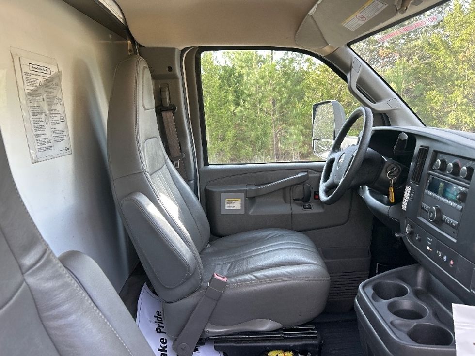 Light Duty Box Truck-Light and Medium Duty Trucks-GMC-2022-Savana G33903-Fredericksburg-VA-44,991\n\t\tmiles-$ 40,750 - Image 22