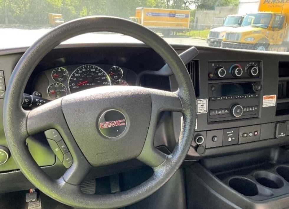 Light Duty Box Truck-Light and Medium Duty Trucks-GMC-2022-Savana G33903-Fredericksburg-VA-48,809\n\t\tmiles-$ 42,500 - Image 18