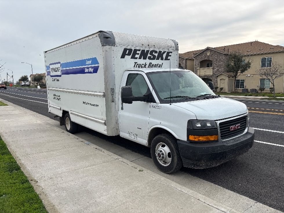 Light Duty Box Truck-Light and Medium Duty Trucks-GMC-2022-Savana G33903-Fresno-CA-114,872\n\t\tmiles-$ 30,750 - Image 1