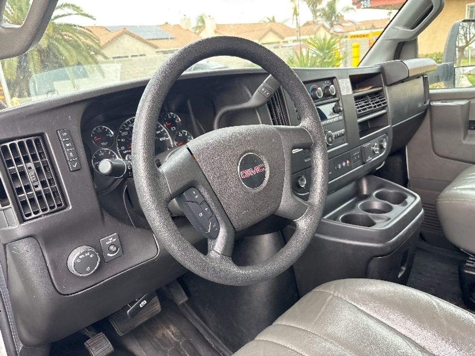 Light Duty Box Truck-Light and Medium Duty Trucks-GMC-2022-Savana G33903-Fresno-CA-114,872\n\t\tmiles-$ 30,750 - Image 15