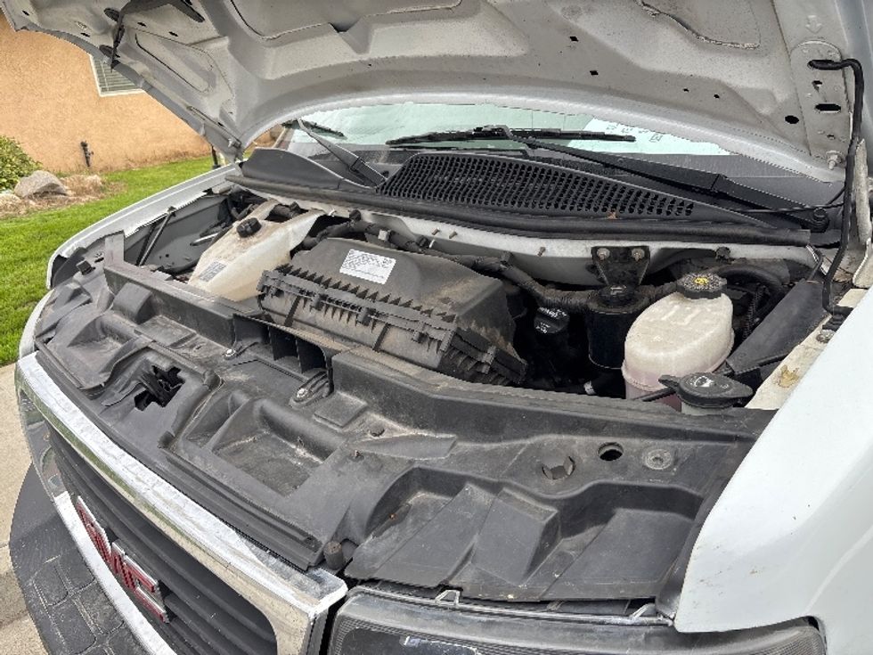 Light Duty Box Truck-Light and Medium Duty Trucks-GMC-2022-Savana G33903-Fresno-CA-114,872\n\t\tmiles-$ 30,750 - Image 22