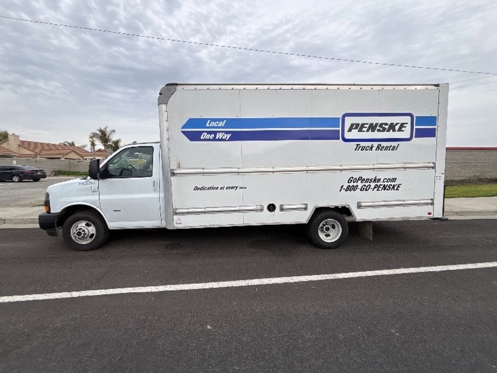 Light Duty Box Truck-Light and Medium Duty Trucks-GMC-2022-Savana G33903-Fresno-CA-114,872\n\t\tmiles-$ 30,750 - Image 4