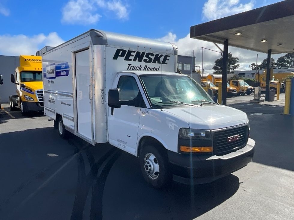 Light Duty Box Truck-Light and Medium Duty Trucks-GMC-2022-Savana G33903-Fresno-CA-42,911\n\t\tmiles-$ 55,000 - Image 1