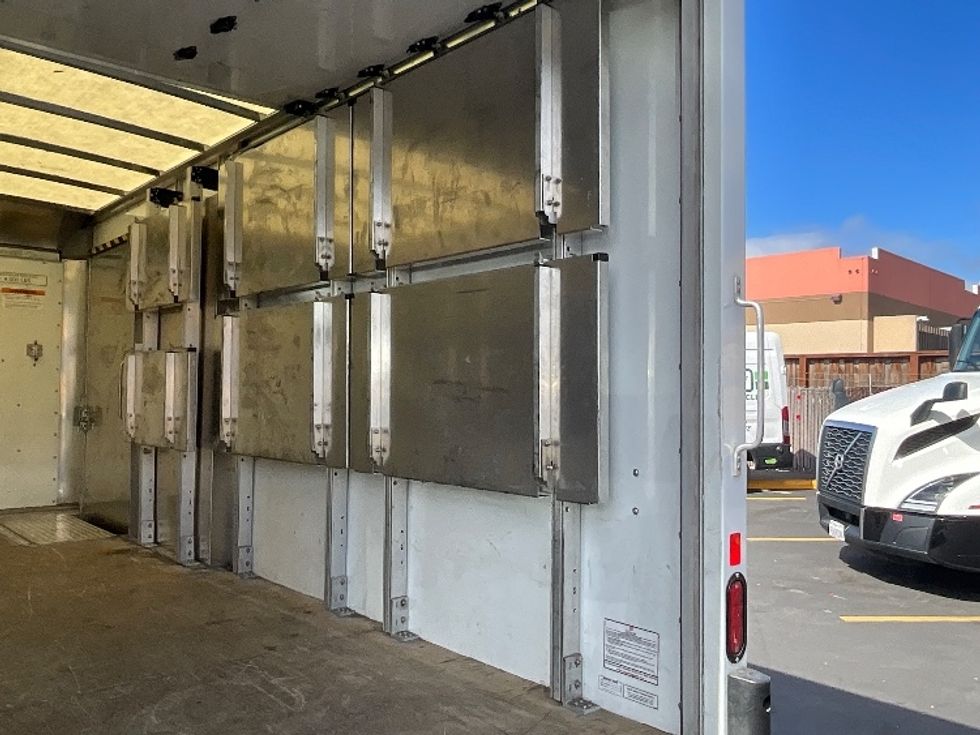 Light Duty Box Truck-Light and Medium Duty Trucks-GMC-2022-Savana G33903-Fresno-CA-42,911\n\t\tmiles-$ 55,000 - Image 12