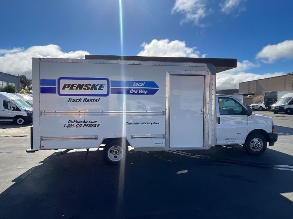 Light Duty Box Truck-Light and Medium Duty Trucks-GMC-2022-Savana G33903-Fresno-CA-42,911\n\t\tmiles-$ 55,000 - Image 15