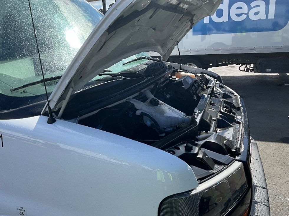 Light Duty Box Truck-Light and Medium Duty Trucks-GMC-2022-Savana G33903-Fresno-CA-42,911\n\t\tmiles-$ 55,000 - Image 23