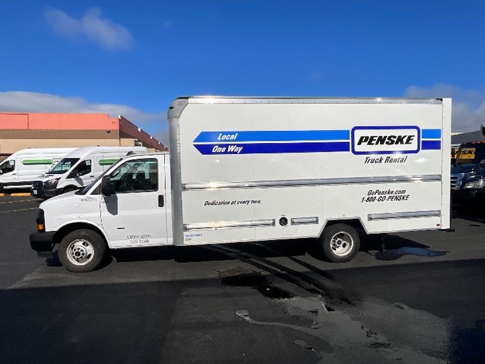 Light Duty Box Truck-Light and Medium Duty Trucks-GMC-2022-Savana G33903-Fresno-CA-42,911\n\t\tmiles-$ 55,000 - Image 4