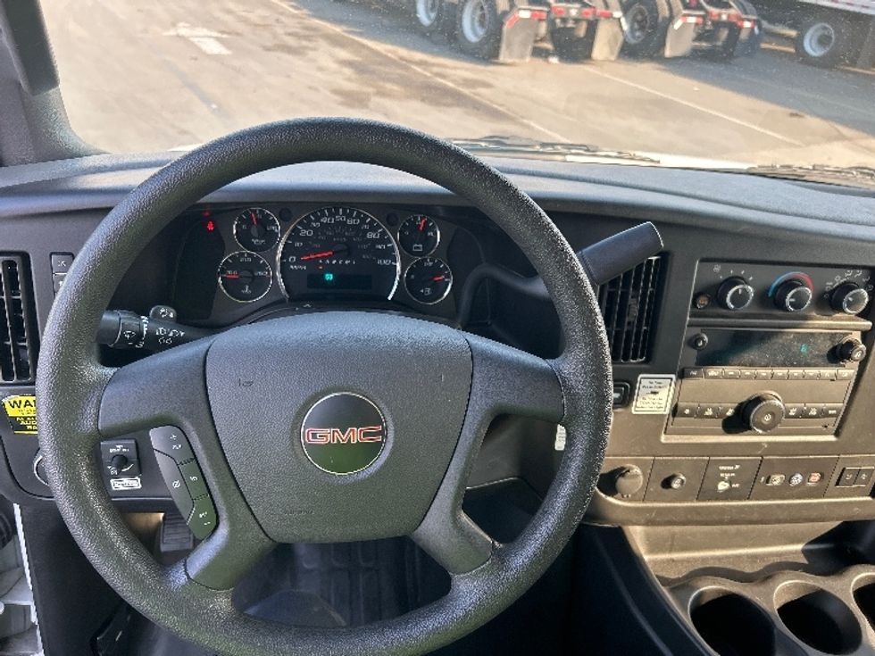 Light Duty Box Truck-Light and Medium Duty Trucks-GMC-2022-Savana G33903-Fresno-CA-52,388\n\t\tmiles-$ 39,000 - Image 18