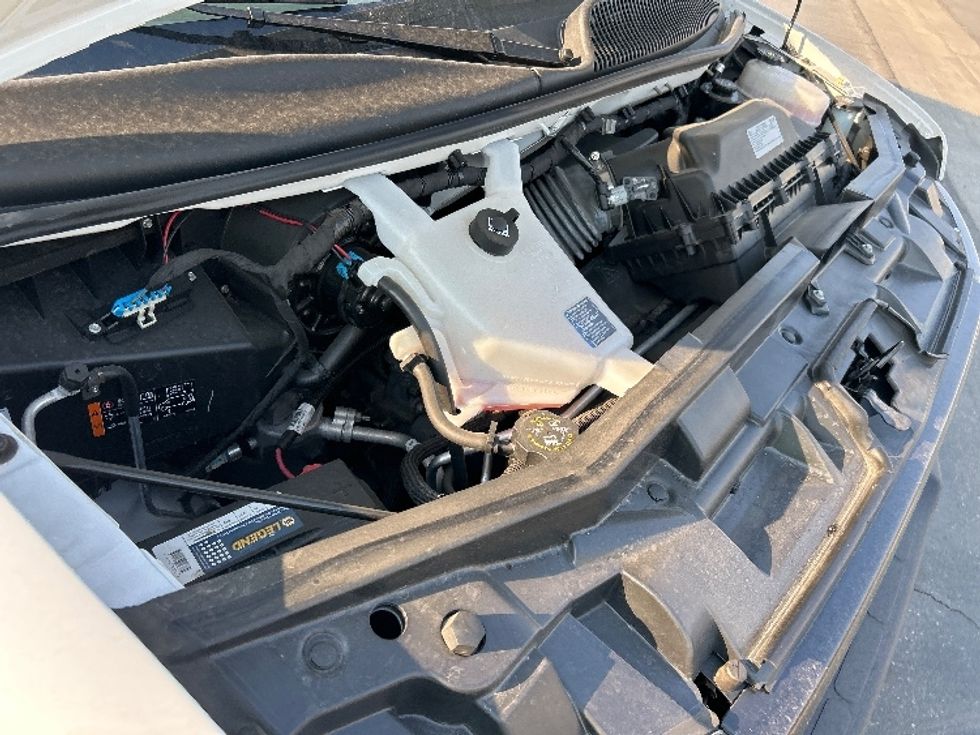 Light Duty Box Truck-Light and Medium Duty Trucks-GMC-2022-Savana G33903-Fresno-CA-52,388\n\t\tmiles-$ 39,000 - Image 23