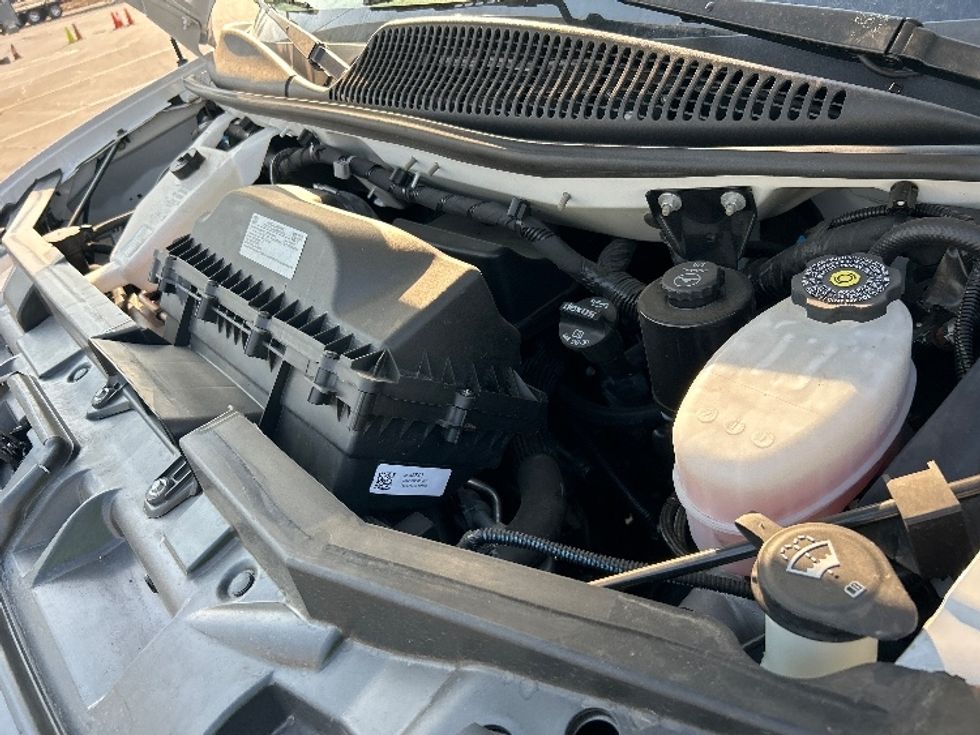 Light Duty Box Truck-Light and Medium Duty Trucks-GMC-2022-Savana G33903-Fresno-CA-52,388\n\t\tmiles-$ 39,000 - Image 24