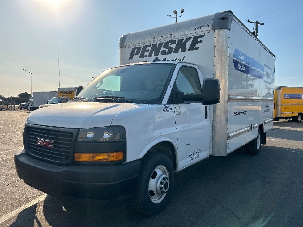 Light Duty Box Truck-Light and Medium Duty Trucks-GMC-2022-Savana G33903-Fresno-CA-52,388\n\t\tmiles-$ 39,000 - Image 3