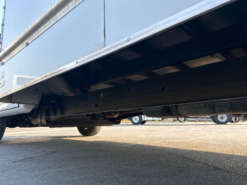 Light Duty Box Truck-Light and Medium Duty Trucks-GMC-2022-Savana G33903-Fresno-CA-52,388\n\t\tmiles-$ 39,000 - Image 5