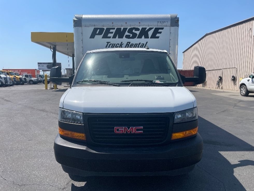 Light Duty Box Truck-Light and Medium Duty Trucks-GMC-2022-Savana G33903-Fresno-CA-75,096\n\t\tmiles-$ 38,500 - Image 2
