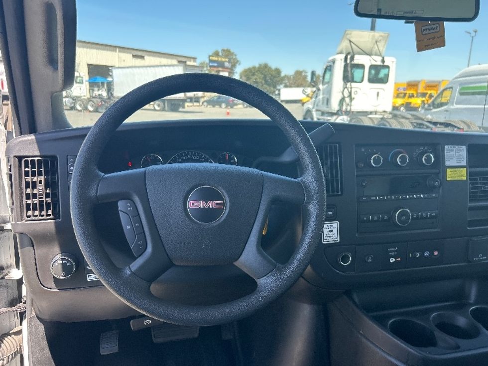 Light Duty Box Truck-Light and Medium Duty Trucks-GMC-2022-Savana G33903-Fresno-CA-88,458\n\t\tmiles-$ 34,750 - Image 16