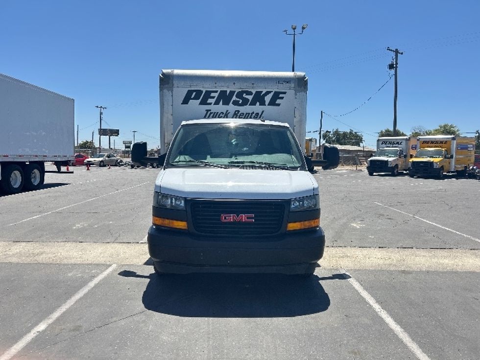 Light Duty Box Truck-Light and Medium Duty Trucks-GMC-2022-Savana G33903-Fresno-CA-88,458\n\t\tmiles-$ 34,750 - Image 2
