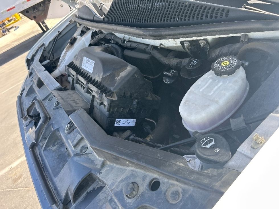 Light Duty Box Truck-Light and Medium Duty Trucks-GMC-2022-Savana G33903-Fresno-CA-88,458\n\t\tmiles-$ 34,750 - Image 23