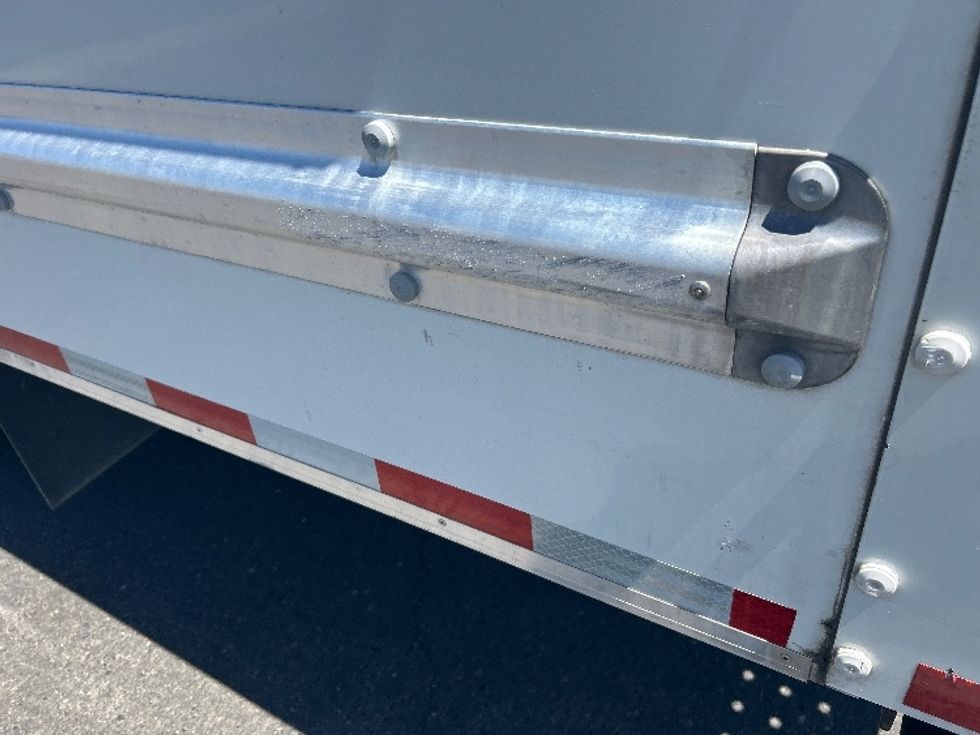 Light Duty Box Truck-Light and Medium Duty Trucks-GMC-2022-Savana G33903-Fresno-CA-88,458\n\t\tmiles-$ 34,750 - Image 24