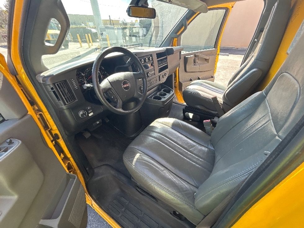 Light Duty Box Truck-Light and Medium Duty Trucks-GMC-2022-Savana G33903-Fresno-CA-94,842\n\t\tmiles-$ 30,250 - Image 17