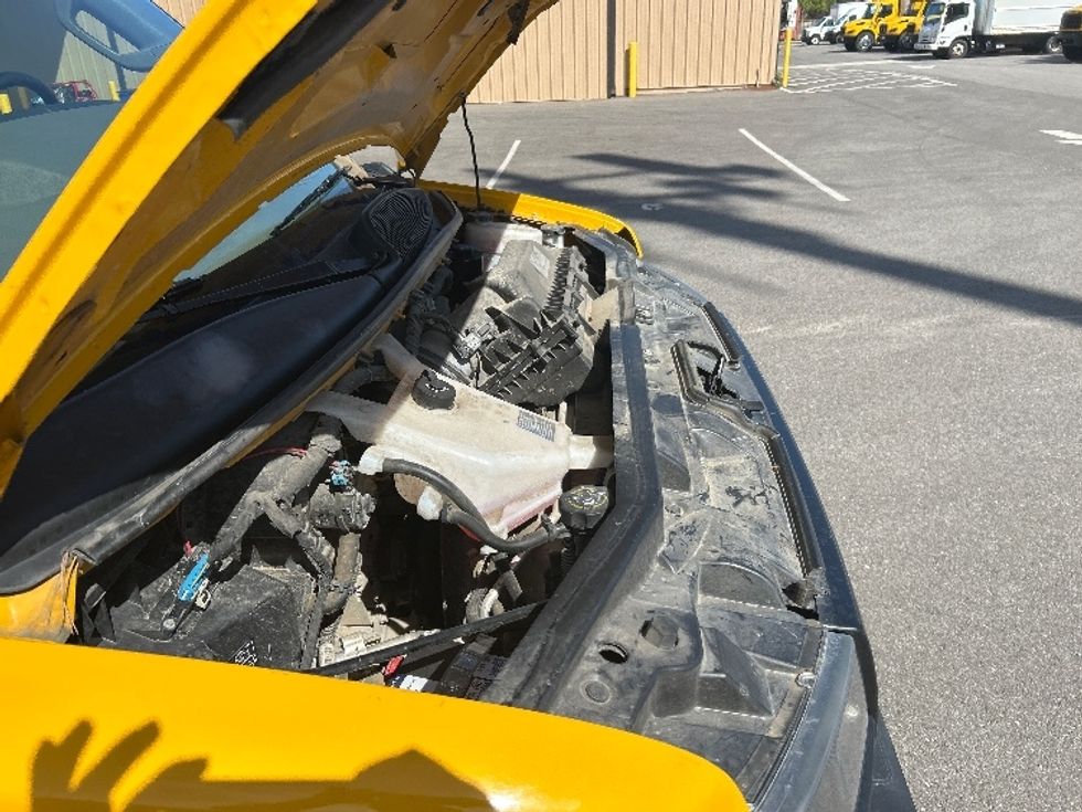 Light Duty Box Truck-Light and Medium Duty Trucks-GMC-2022-Savana G33903-Fresno-CA-94,842\n\t\tmiles-$ 30,250 - Image 23